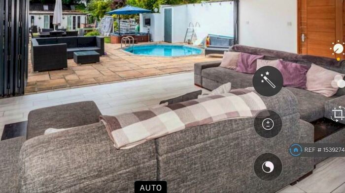 5 Bedroom Semi-Detached House To Rent In Lent Rise Road, Burnham, SL1