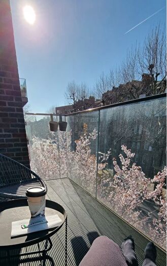 2 Bedroom Flat To Rent In Stockham Court, London, SE17