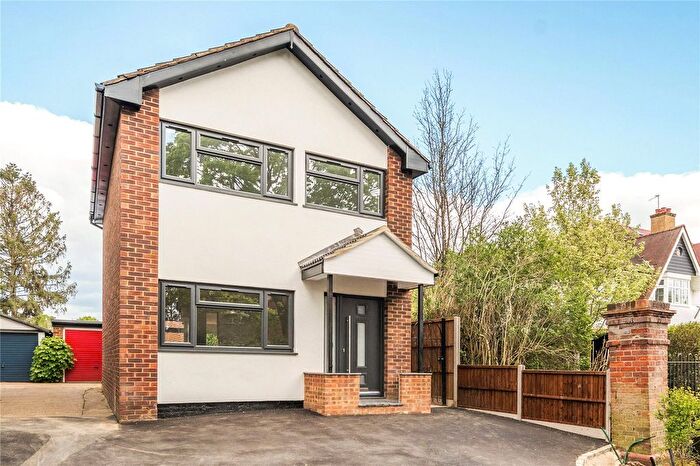 4 Bedroom Detached House For Sale In Summer Road, Thames Ditton, KT7