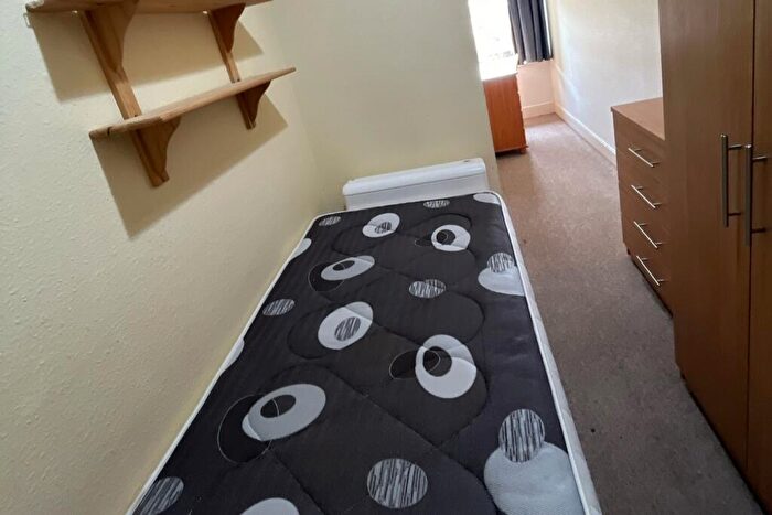 7 Bedroom Terraced House To Rent In Tyndalls Park Road, Top Floor Flat, Clifton, Bristol, BS8