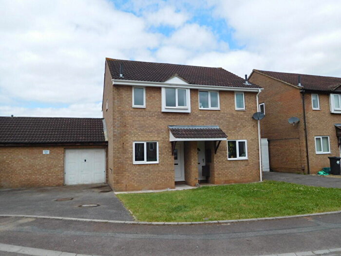2 Bedroom Semi-Detached House To Rent In Parnall Crescent, Yate, BS37