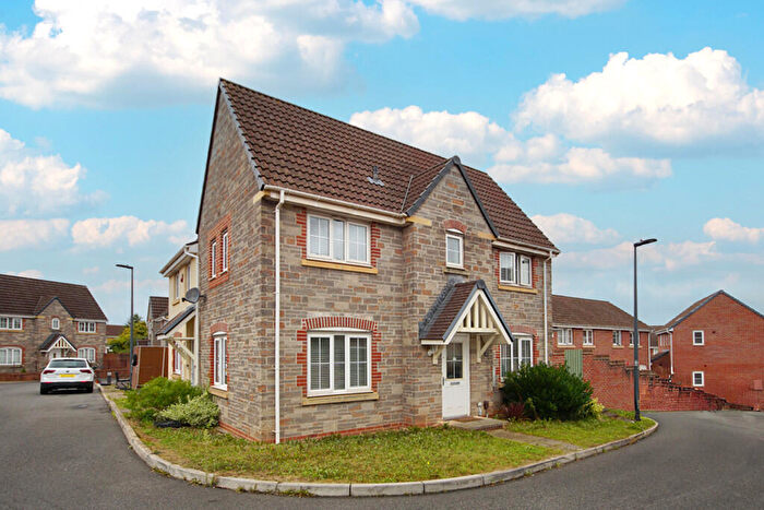 3 Bedroom Semi-Detached House For Sale In Blackberry Close, Yate, BS37