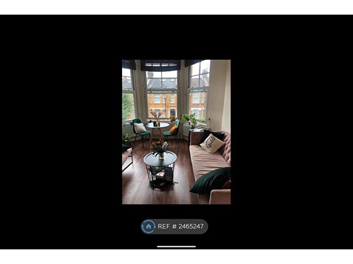 2 Bedroom Flat To Rent In Thistlewaite Road, London, E5
