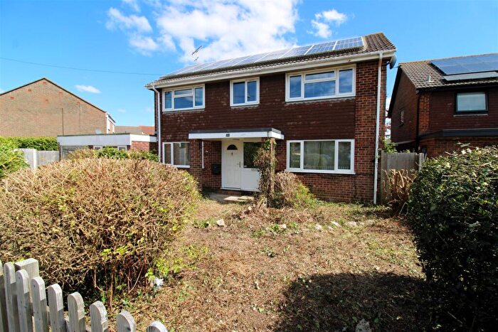 3 Bedroom Detached House For Sale In Church Road, Warsash, SO31