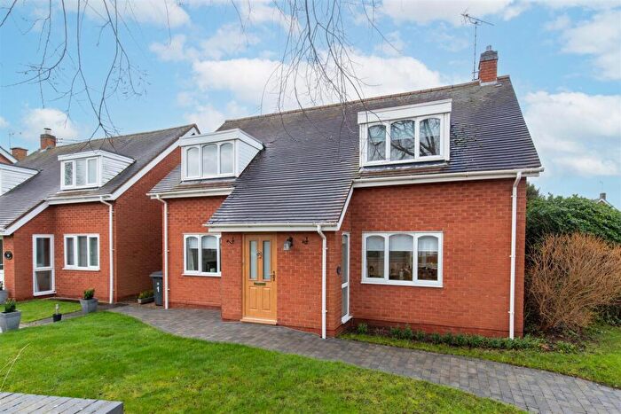 3 Bedroom Detached House For Sale In Holly Lodge, Wellesbourne, CV35