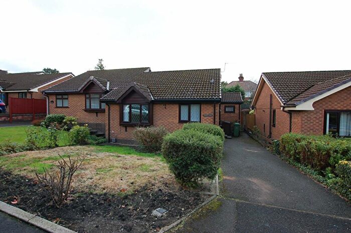 2 Bedroom Bungalow To Rent In Rushmere, Ashton-under-Lyne, Greater Manchester, OL6