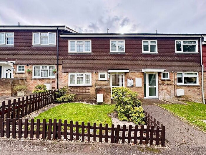 3 Bedroom Terraced House For Sale In Kimptons Mead, Potters Bar, EN6