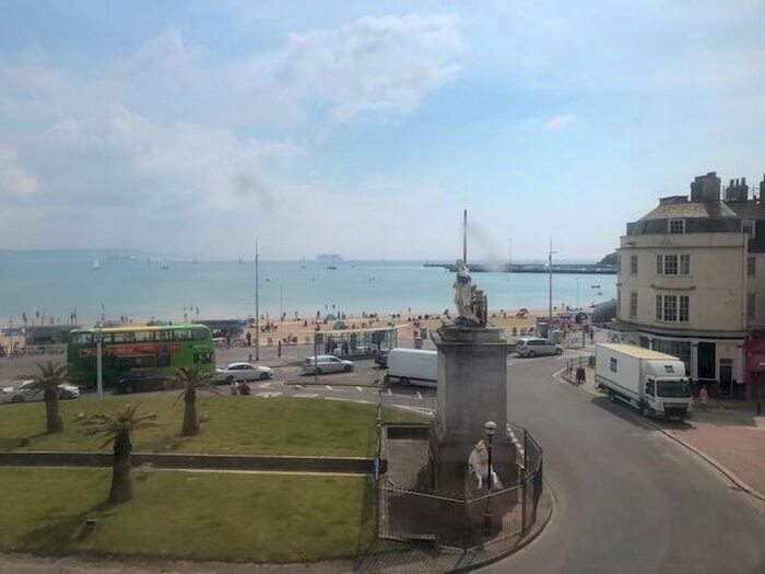 1 Bedroom Flat To Rent In The Esplanade - Weymouth, DT4