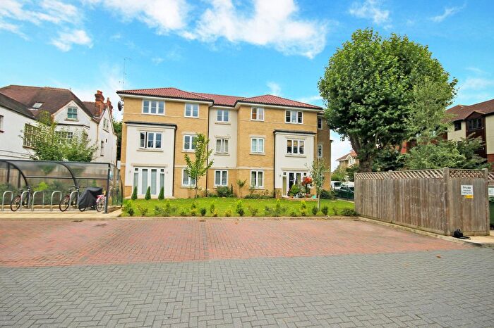 2 Bedroom Flat To Rent In Sidney Road, Staines-Upon-Thames, Surrey, TW18