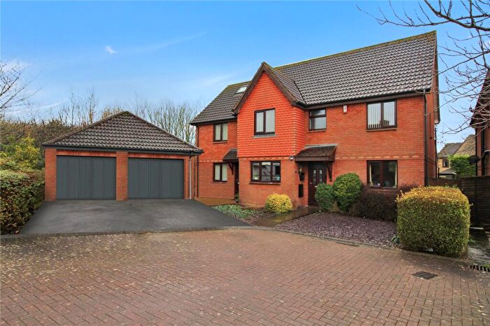 5 Bedroom Detached House For Sale In Standen Way, St Andrews Ridge, Swindon, SN25