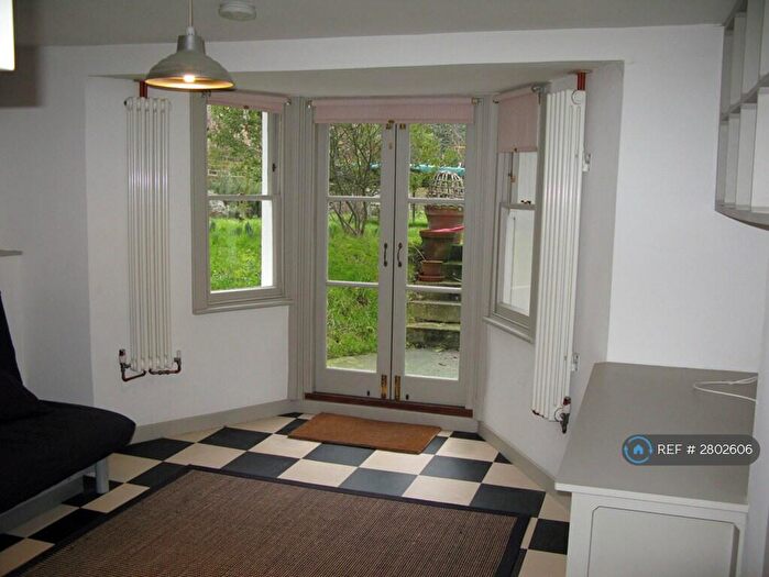 1 Bedroom Flat To Rent In Tollington Park, London, N4