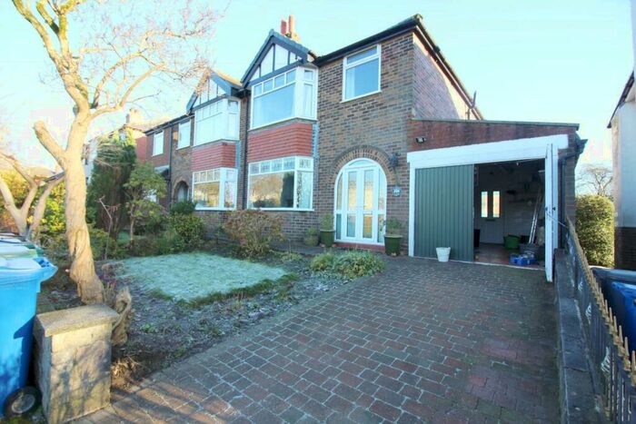 3 Bedroom Semi-Detached House To Rent In Burnley Road, Bury, BL9