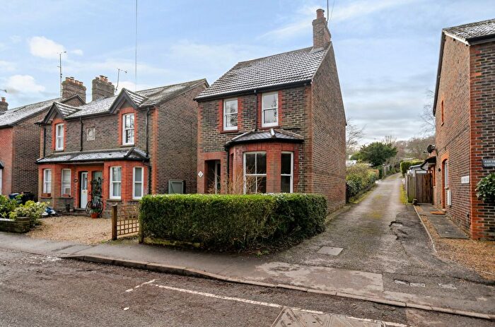 3 Bedroom Detached House For Sale In Lower Road, Grayswood, GU27