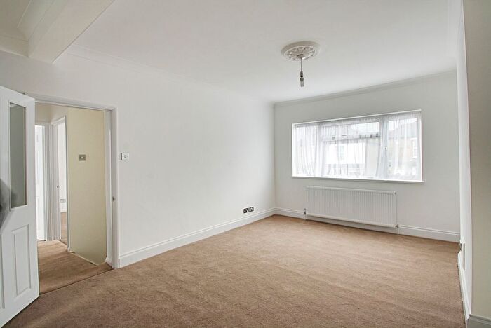 2 Bedroom Maisonette To Rent In Nursery Road, Southgate, N14