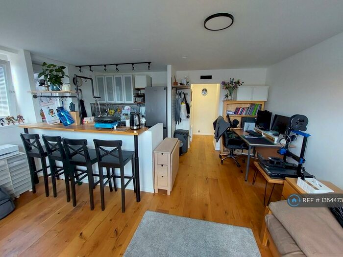 1 Bedroom Flat To Rent In Mayford, London, NW1