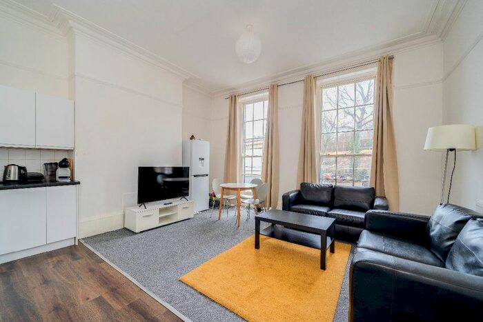 3 Bedroom Flat To Rent In Victoria Road, Hyde Park, Leeds, LS6