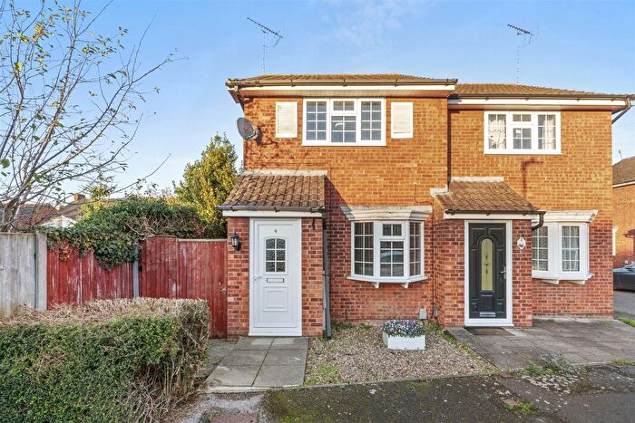 2 Bedroom Semi Detached House To Rent In Williams Close, Aylesbury (Short Walk Of Town), HP19