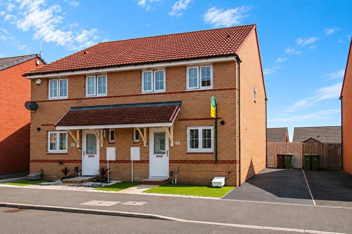 3 Bedroom Semi Detached House For Sale In Corbett Drive, Wakefield, WF2