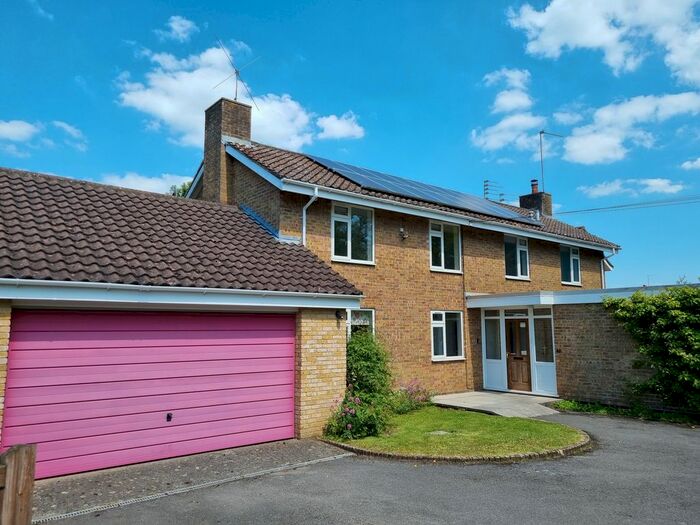4 Bedroom Detached House To Rent In High Street, Yatton, Bristol, BS49