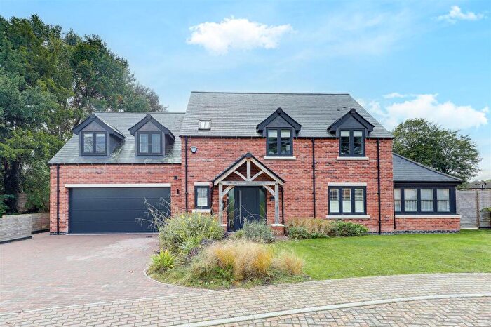 5 Bedroom Detached House For Sale In Rectory Mews, Clifton Village, NG11