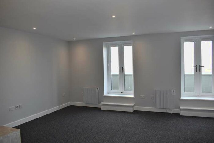 2 Bedroom Flat To Rent In Marine Terrace, Margate, CT9