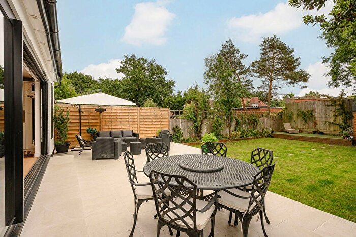 5 Bedroom Semi-Detached House For Sale In Malden Park, New Malden, KT3