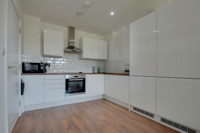 1 Bedroom Flat To Rent In Westmoreland House, Strand Parade, Worthing, BN12