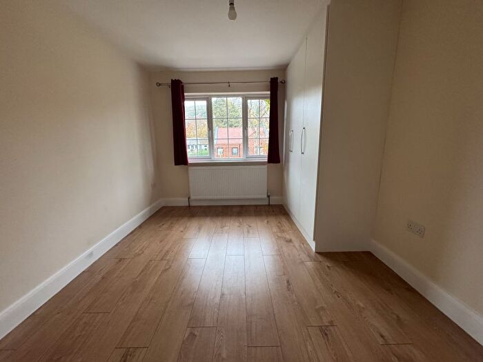 4 Bedroom Detached House To Rent In Old Lodge Lane, Purley, CR8