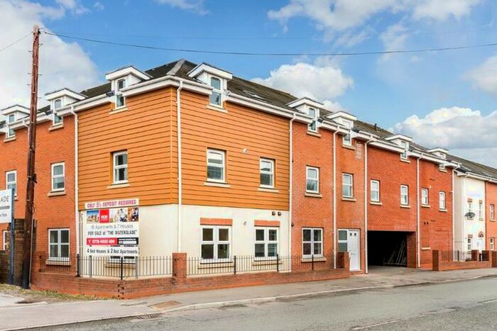 2 Bedroom Flat To Rent In The Waterglades, Rose Hill, Willenhall, WV13