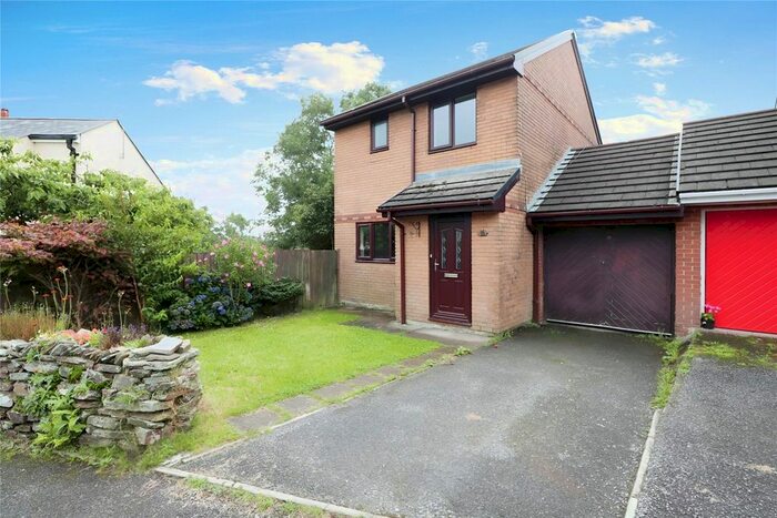 3 Bedroom Link Detached House For Sale In St. Andrews Close, Sutcombe, Holsworthy, EX22