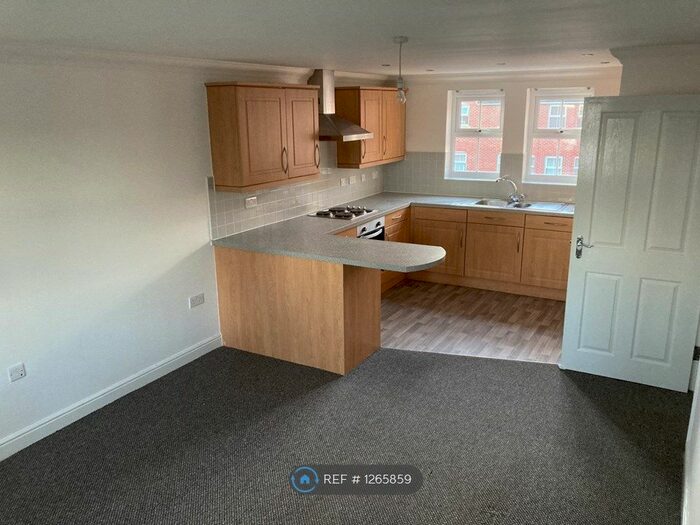 2 Bedroom Flat To Rent In Moss Hey, Wirral CH63
