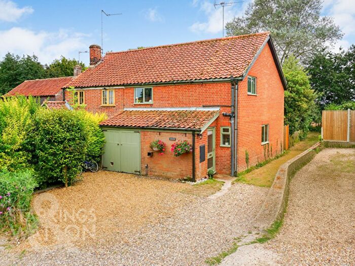 3 Bedroom Cottage For Sale In The City, Halvergate, Norwich, NR13