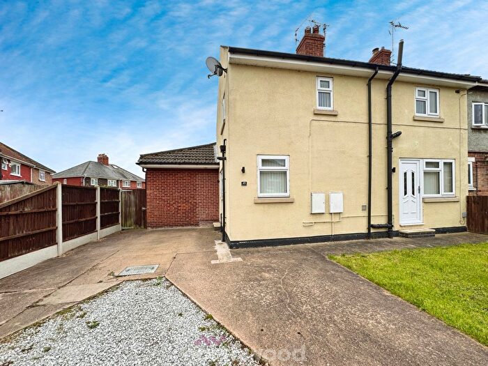 4 Bedroom Semi-detached House To Rent In High Hazel Road, Moorends, Doncaster, DN8
