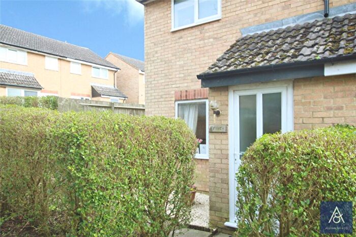 2 Bedroom Semi Detached House For Sale In Gardner Rise, Brackley, Northamptonshire, NN13