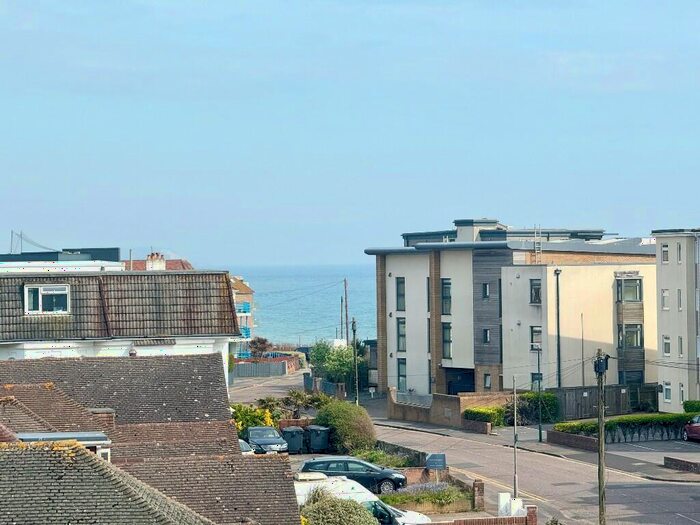 2 Bedroom Flat To Rent In St. Catherines Road, Bournemouth, Dorset, BH6
