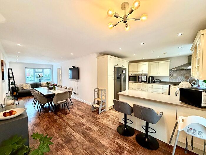 5 Bedroom Semi Detached House For Sale In Alders Close, Edgware, HA8