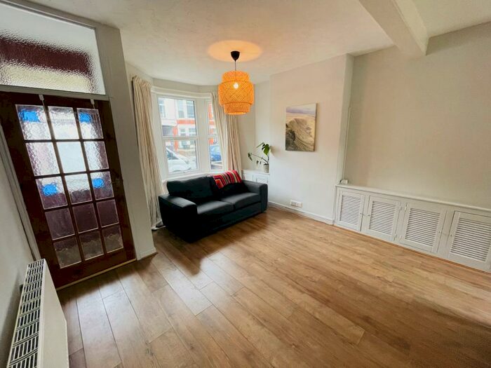 3 Bedroom Terraced House To Rent In Braeval Street, CF24