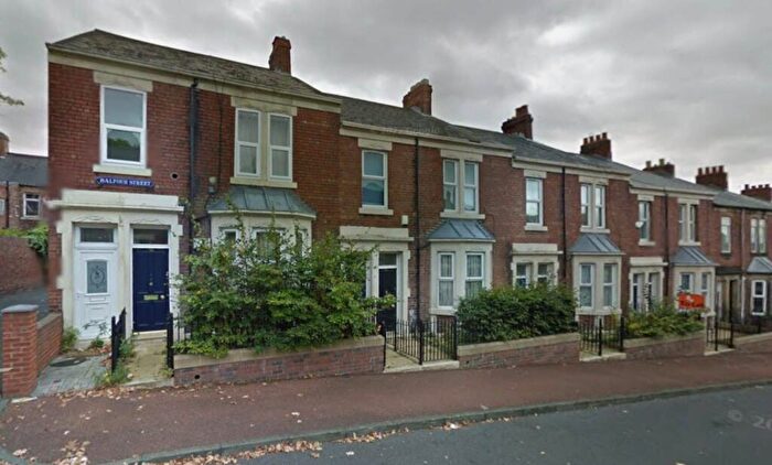 2 Bedroom Flat To Rent In Balfour Street, Gateshead, NE8