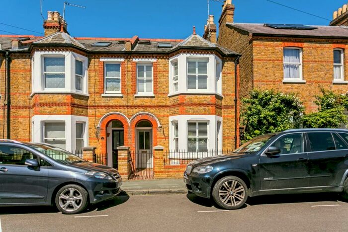 3 Bedroom Terraced House To Rent In Queens Road Windsor, SL4