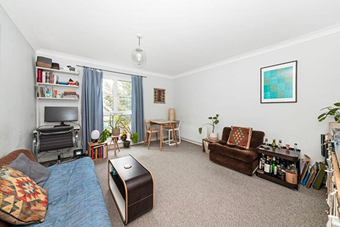 1 Bedroom Apartment For Sale In Overhill Road, East Dulwich, London, SE22