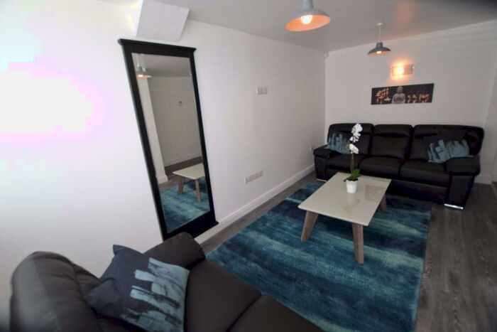 4 Bedroom House To Rent In Mundy Close, DE1