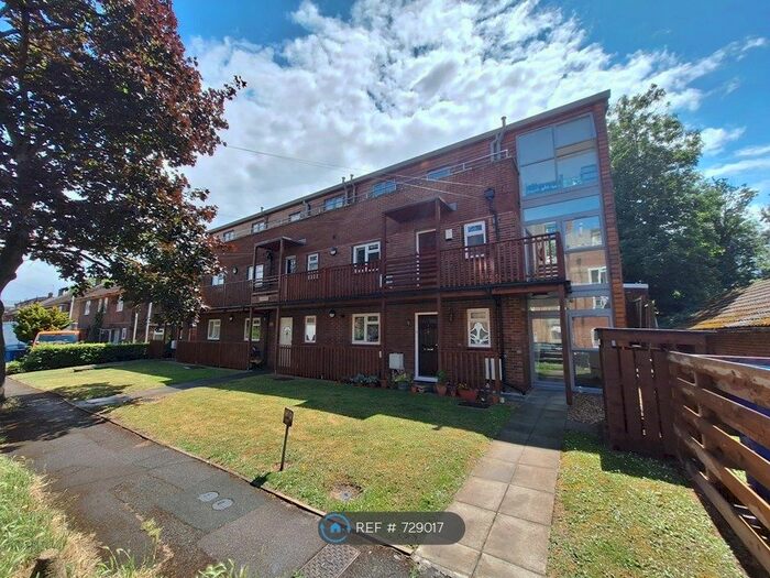 1 Bedroom Flat To Rent In Courtlands, Maidenhead, SL6
