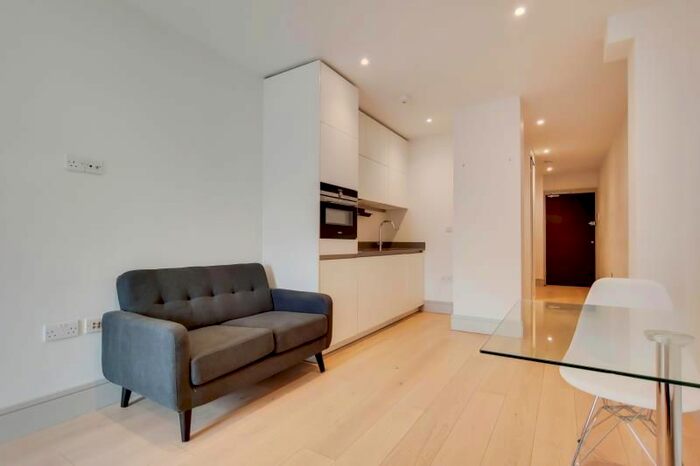 Studio To Rent In Coomb House, St Johns Road, Isleworth, TW7