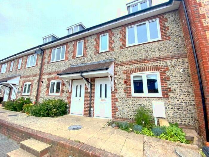 3 Bedroom End Of Terrace House To Rent In Beechlands Cottages, Beechlands Close, East Preston, BN16
