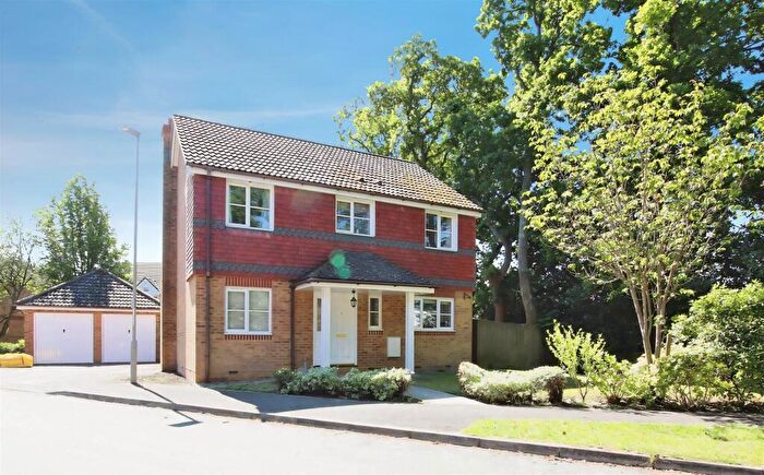 4 Bedroom Detached House To Rent In Pennine Way, Verwood, BH31