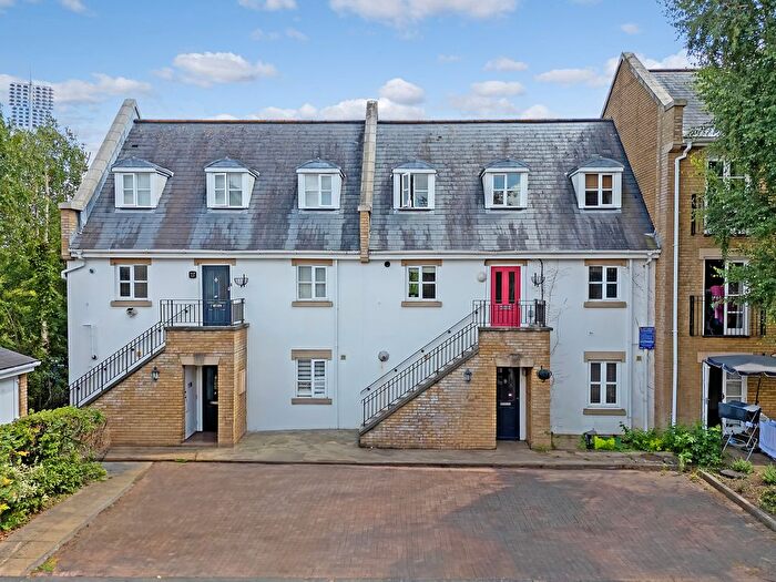 3 Bedroom Maisonette For Sale In New Writtle Street, Chelmsford, CM2
