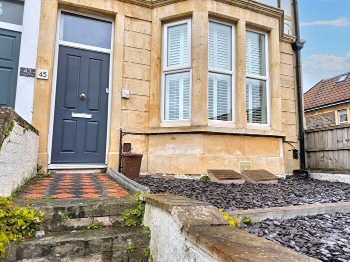 3 Bedroom Flat To Rent In Halsbury Road, Westbury Park, Bristol, BS6