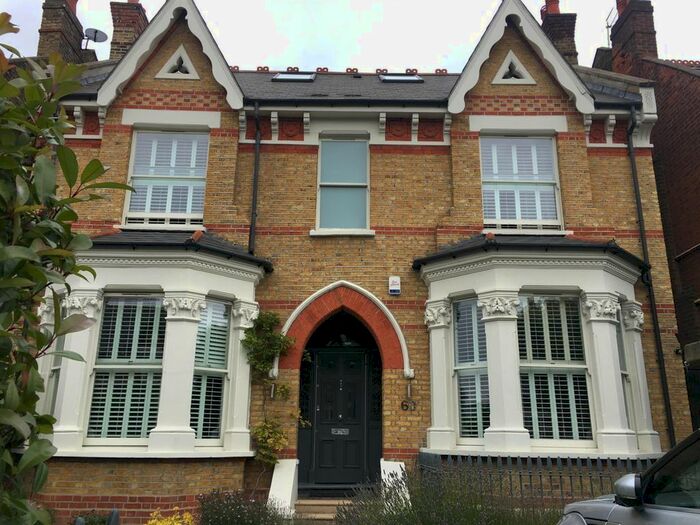 Barn Conversion To Rent In Gordon Road, Ealing, W5