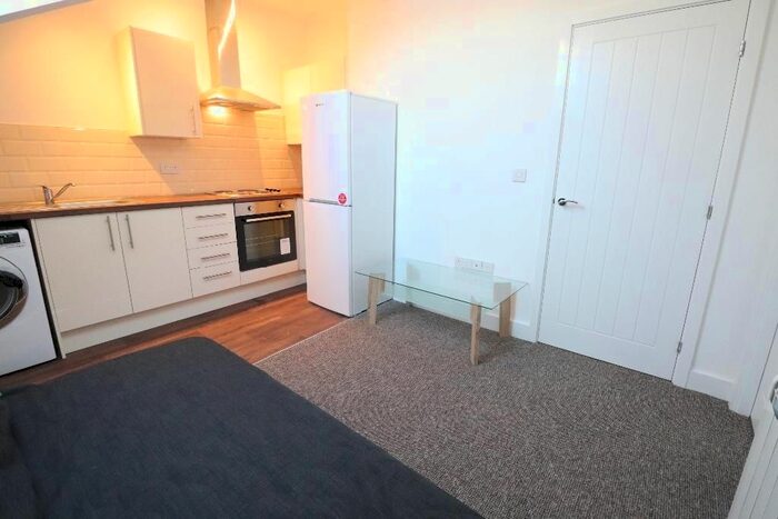 1 Bedroom Flat To Rent In King Cross Street, Halifax, HX1