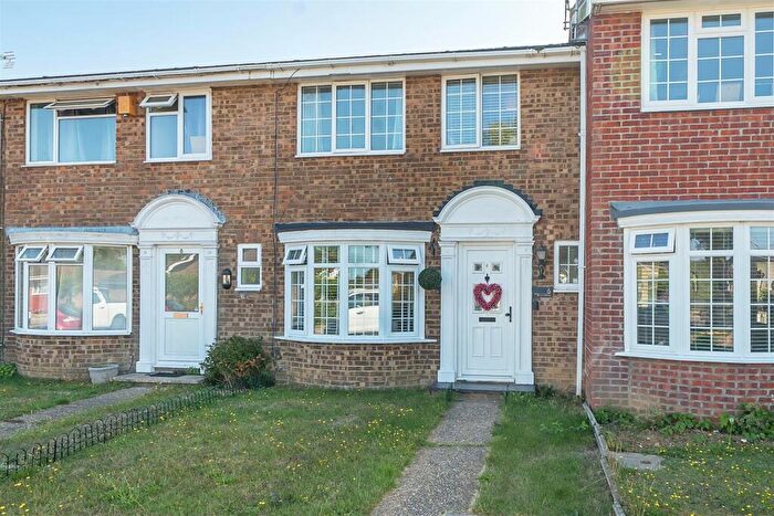 3 Bedroom Terraced House For Sale In Wakefield Way, Aldwick, PO21